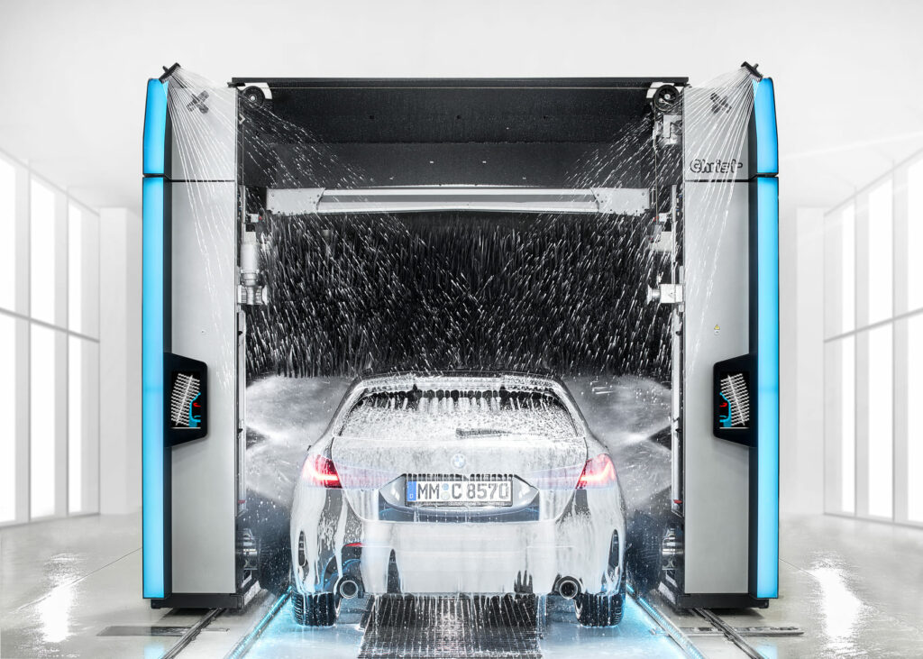 pwa-c17-cadis-beleuchtet-front-alles-1603_101